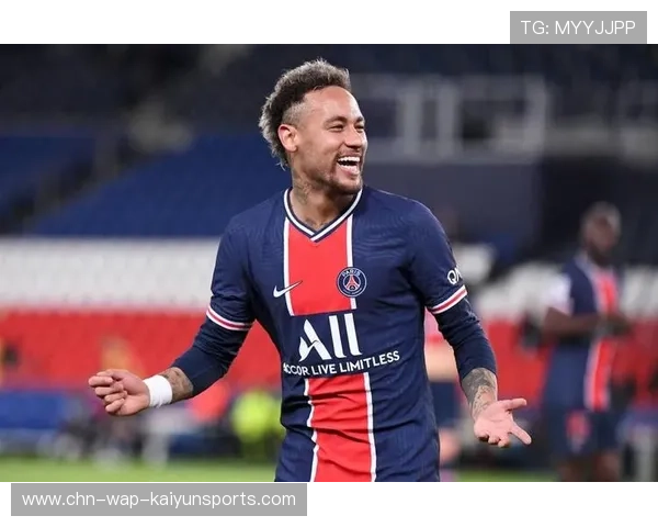 巴黎中场一脚穿透制造破门机会，内马尔临门一脚得手